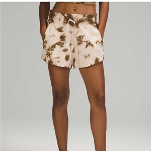 Lululemon Inner Glow Short Earth Dye 14